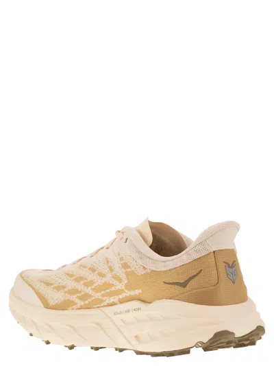 Hoka One Speedgoat 5 Sneakers