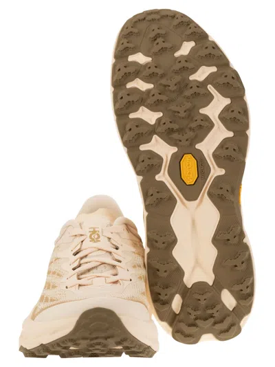 Hoka One Speedgoat 5 Sneakers