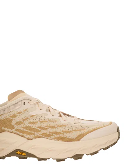 Hoka One Speedgoat 5 Sneakers
