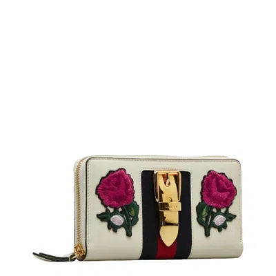 Shop Gucci Continental White Leather Wallet  ()