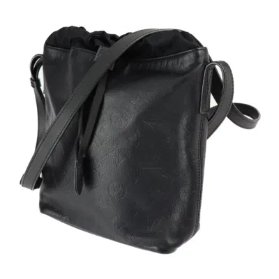 Pre-owned Louis Vuitton Drawsting Black Leather Shoulder Bag ()