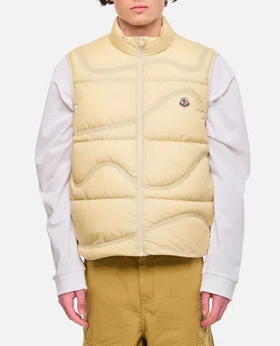 Shop Moncler Beidaihe Vest In White