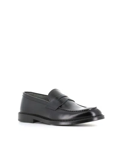 Shop Doucal's Loafer In Black