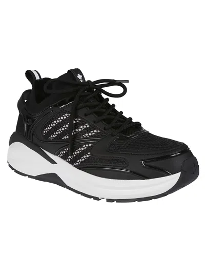 Shop Dsquared2 Dash Lace-up Low Top Sneakers In Nero/bianco