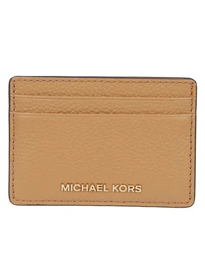 Shop Michael Kors Jet Set Credit Card Holder In Pale Peanut