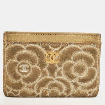 Pre-owned Chanel Gold Suede Camellia Embossed Classic Card Holder