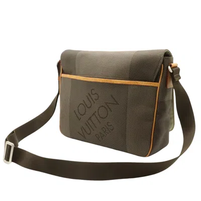 LOUIS VUITTON Pre-owned Messenger Khaki Canvas Shoulder Bag ()