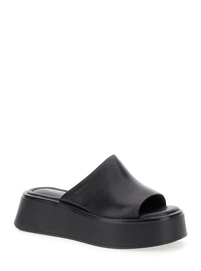 Vagabond 'courtney' Black Sandals With Chunky Platform In Leather Woman In Black