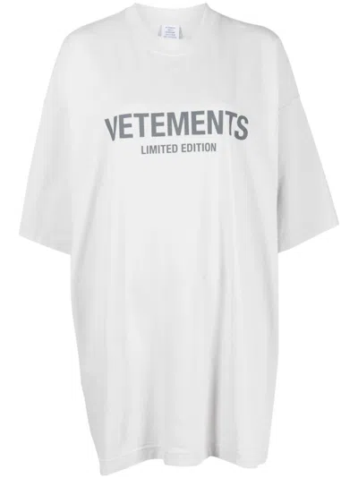 Shop Vetements Limited Edition Logo T-shirt In Oyster Mushroom