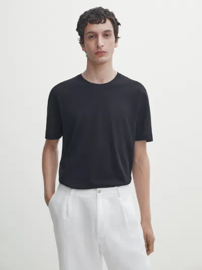 Shop Massimo Dutti Short Sleeve Linen And Cotton Blend T-shirt In Marineblau