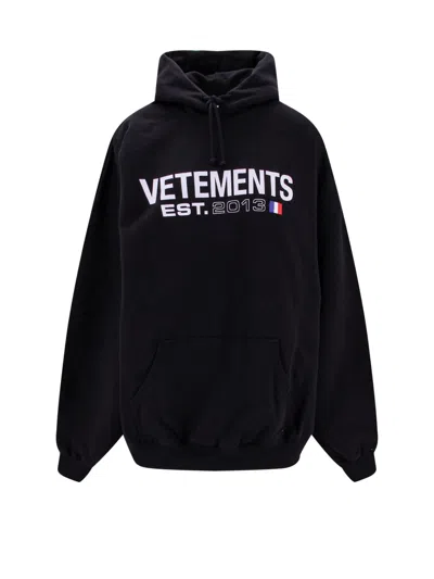 Shop Vetements Sweatshirt In Nero