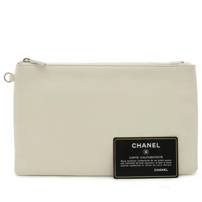 Pre-owned Chanel On The Road White Leather Tote Bag ()