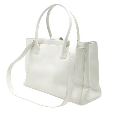 Pre-owned Chanel Executive White Leather Tote Bag ()