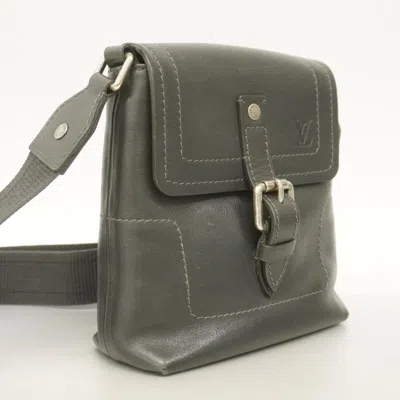Pre-owned Louis Vuitton Yuma Black Leather Shoulder Bag ()