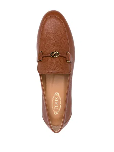Shop Tod's Chain-link Loafers Shoes In Brown