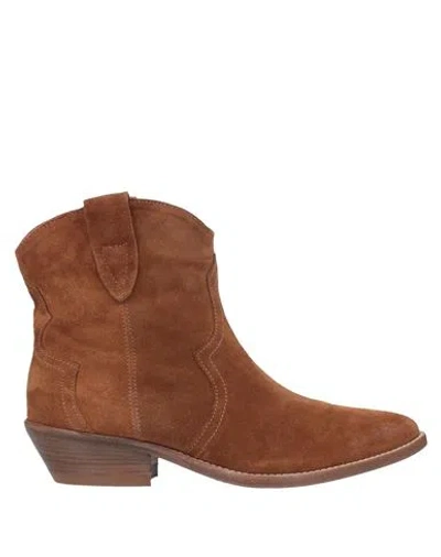 Shop J D Julie Dee Woman Ankle Boots Brown Size 6 Leather
