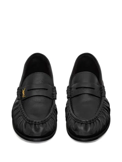 Shop Saint Laurent Mocassini Le Loafer In Pelle Stropicciata Lucida In Black