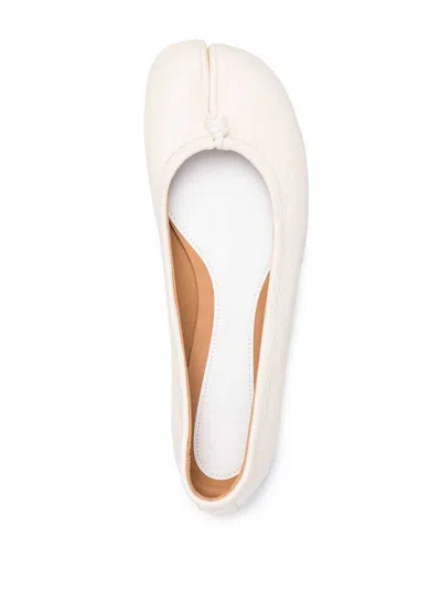 Shop Maison Margiela 'tabi' White Ballerina Flats With Split-toe In Nappa Leather Woman