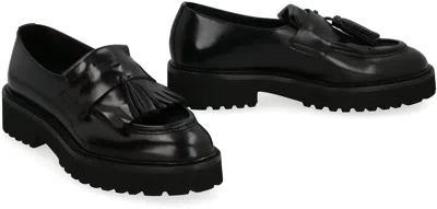Doucal's Leather Tassel-penny Loafers In Black