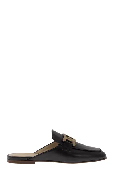 Tod's Glossy Black Slippers With Logo Plaque In Black