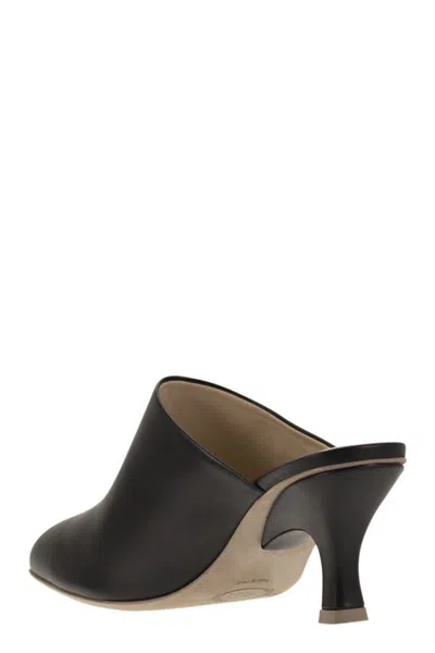 Tod's Women Leather Sabot In Black