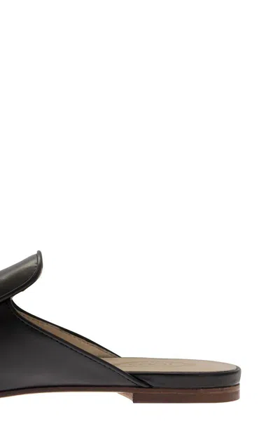 Tod's Glossy Black Slippers With Logo Plaque In Black