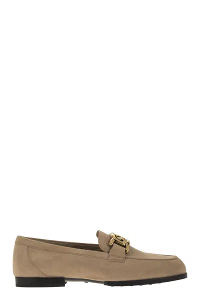 Shop Tod's Moccasin In Nubuck With Metal Chain In Beige