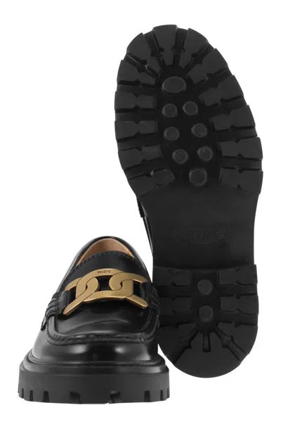 Shop Tod's Moccasin With Chain In Black