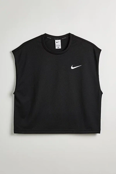 Nike Uo Exclusive Cropped Swim Shirt Top In Black, Men's At Urban Outfitters In Black
