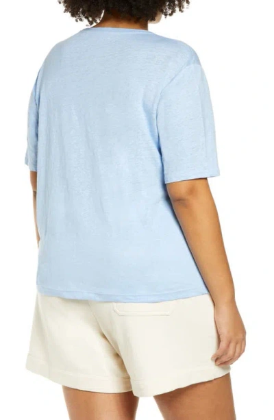 Shop Vince Relaxed Linen Crewneck T-shirt In Light Cerulean