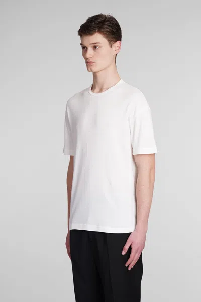 Shop Costumein Liam T-shirt In White Linen
