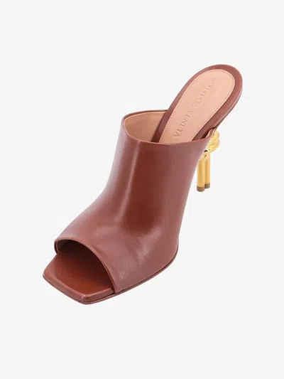 Shop Bottega Veneta Woman Knot Woman Brown Sandals