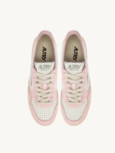 Shop Autry International Srl Platform Low Sneakers In White Leather And Bride Blushing In Pink & Purple