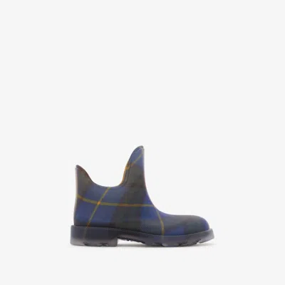 Shop Burberry Check Rubber Marsh Low Boots In Bright Navy