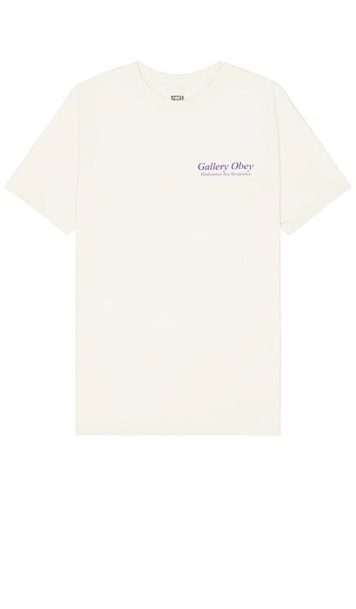 Shop Obey Gallery Tee In 奶油色