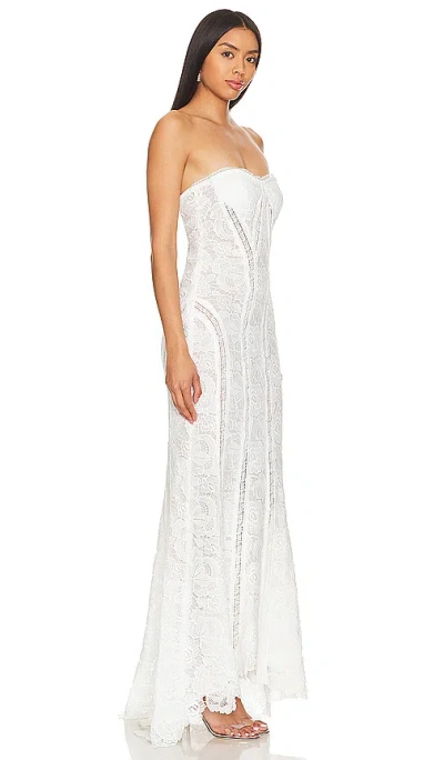 Rococo Sand X Revolve Paris Lace Gown In 白色