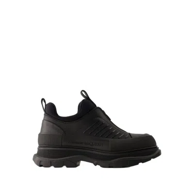 Shop Alexander Mcqueen Tread Sneakers - Leather - Black