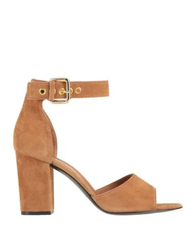 Shop Via Roma 15 Woman Sandals Camel Size 11 Soft Leather In Beige