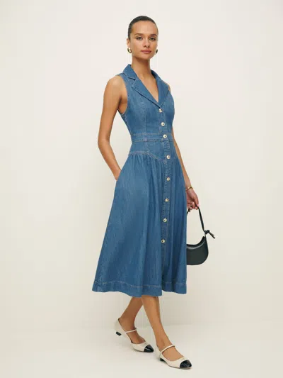 Reformation Ellison Sleeveless Button-front Denim Midi Dress In Laguna