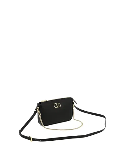 Shop Valentino Garavani "v Logo Signature" Shoulder Bag In 黑色的