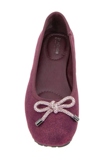 Reaction Kenneth Cole Elstree Bow Flat In Burgundy Microsuede