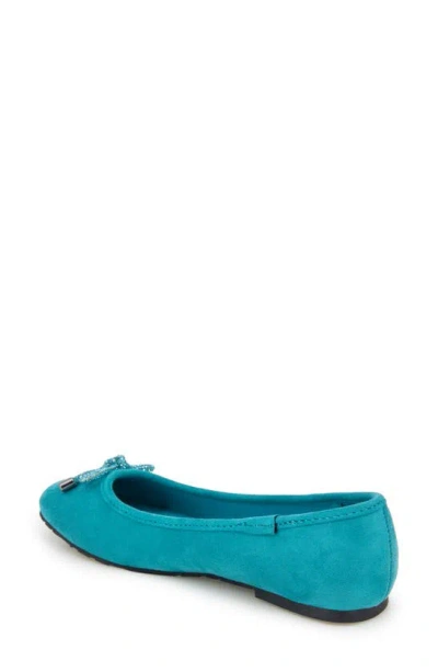 Reaction Kenneth Cole Elstree Bow Flat In Teal Micro