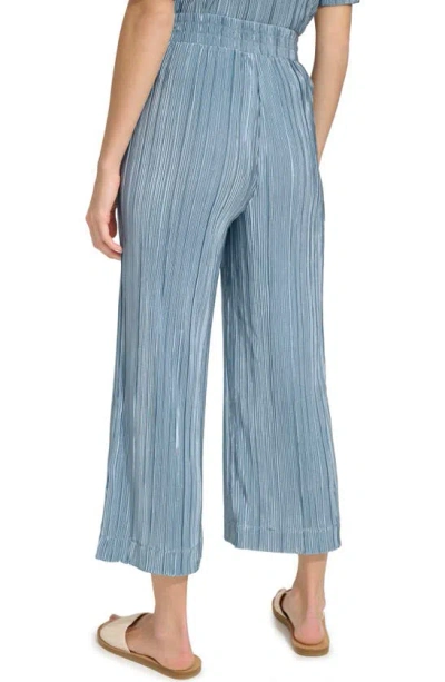 Andrew Marc Sport Crop Pull-on Plissé Pants In Faded Denim