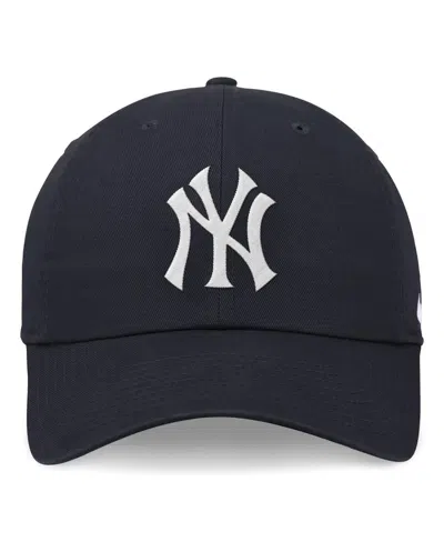 Shop Nike Men's  Navy New York Yankees Evergreen Club Adjustable Hat