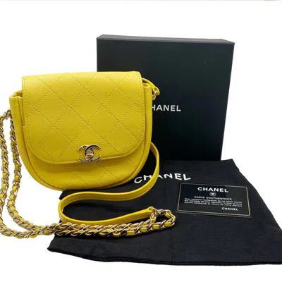 Pre-owned Chanel Matelassé Yellow Leather Shoulder Bag ()