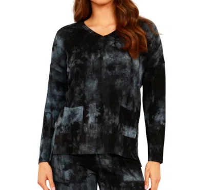 French Kyss Marble Wash V-neck With Pockets In Storm In Blue