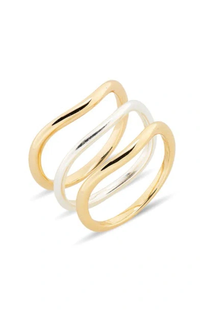Shop Madewell Set Of 3 Wavy Stackable Rings In Pale Gold
