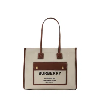Shop Burberry Ll Sm Pocket Dtl Ll6 Tote Bag - Natural/tan - Cotton In Neutrals