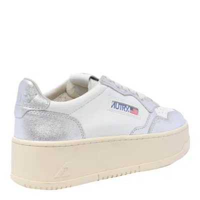 Shop Autry Medalist Platform Sneakers In Bianco