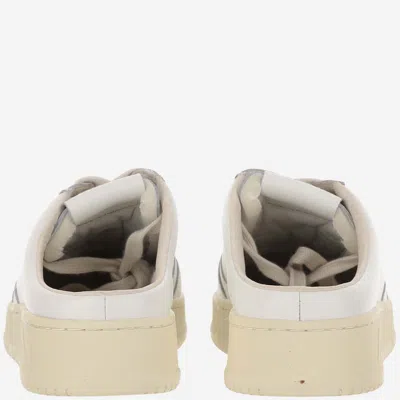 Shop Autry Medalist Mule Low Leather Sneakers In Bianco